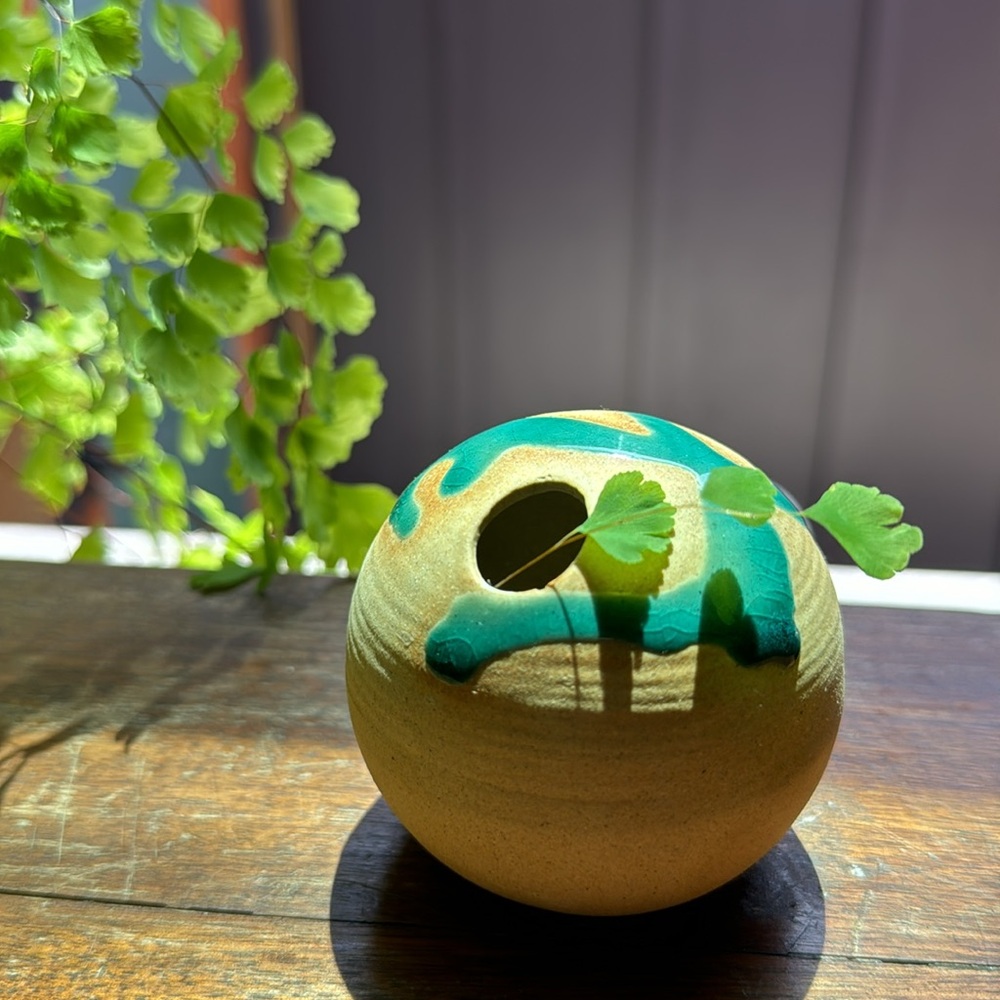 Ceramic bud vase - Picture 4 of 6